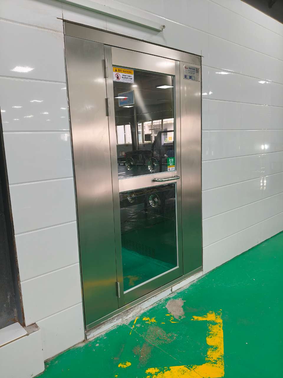 上海富赛特电子有限公司风淋室安装