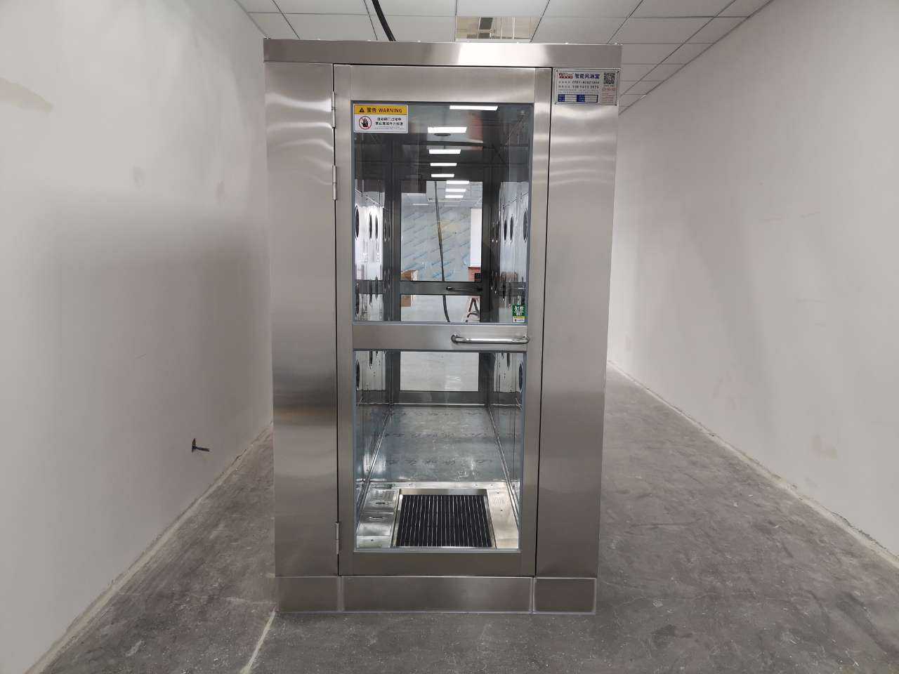 江苏虹沛机电工程有限公司风淋室安装现场